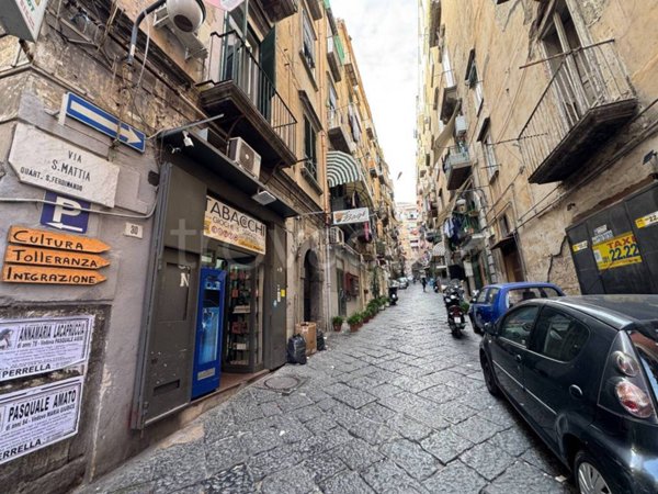 appartamento in vendita a Napoli in zona San Ferdinando