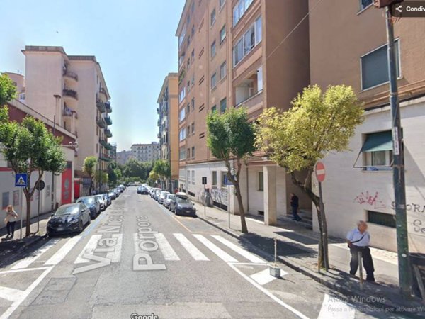 negozio in vendita a Napoli in zona Arenella
