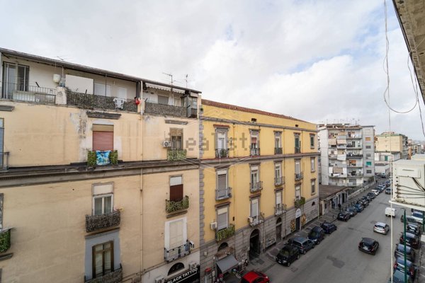 ufficio in vendita a Napoli in zona San Giovanni a Teduccio