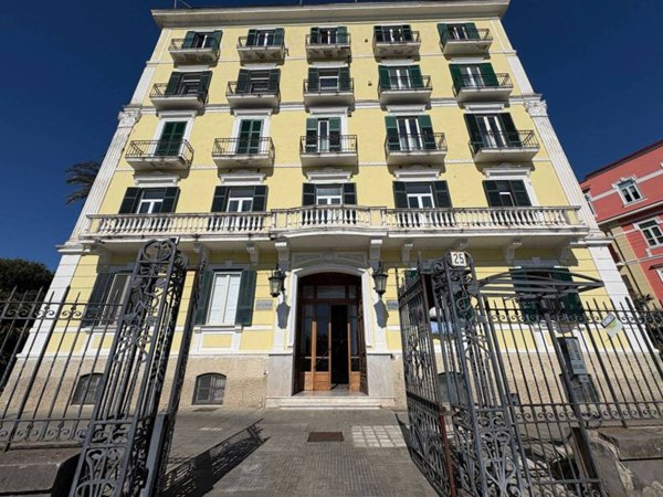 appartamento in vendita a Napoli in zona Posillipo