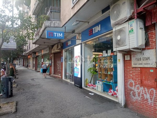 ufficio in vendita a Napoli in zona Fuorigrotta