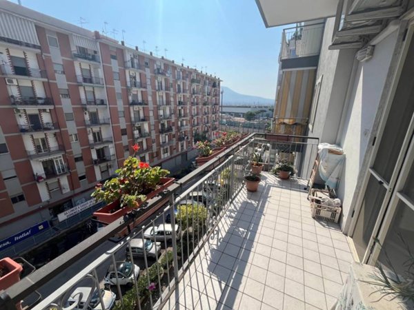 appartamento in vendita a Napoli in zona Zona Industriale-Ferrovia