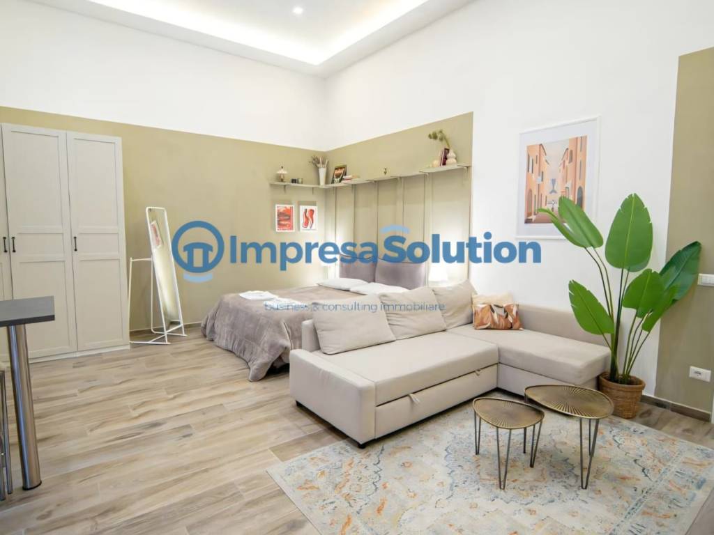 appartamento in vendita a Napoli in zona San Lorenzo