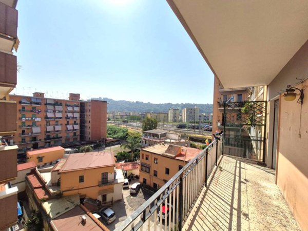 quadrivano in vendita a Napoli in zona Fuorigrotta