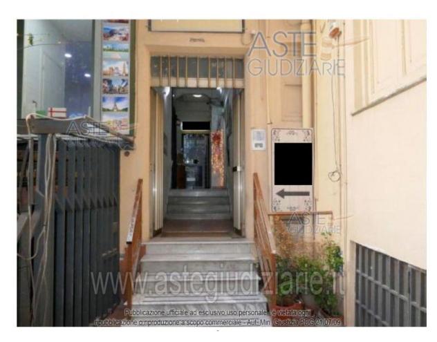 negozio in vendita a Napoli in zona Vomero