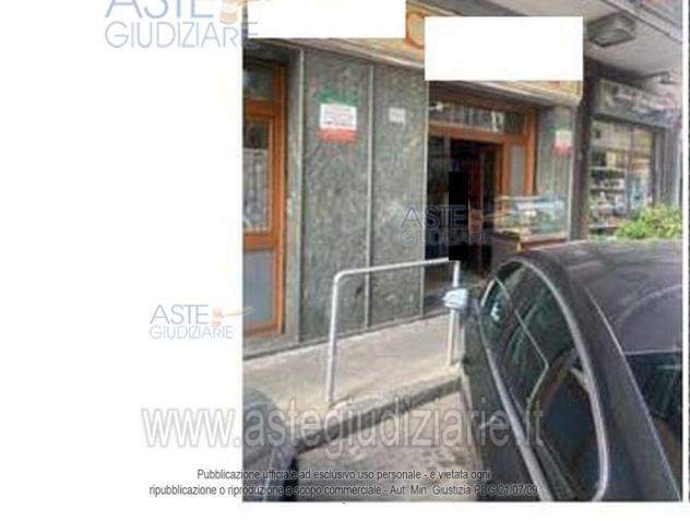 negozio in vendita a Napoli in zona Soccavo