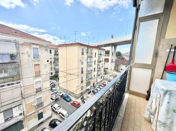 appartamento in vendita a Napoli in zona Poggioreale