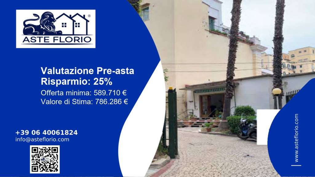 appartamento in vendita a Napoli in zona Chiaia