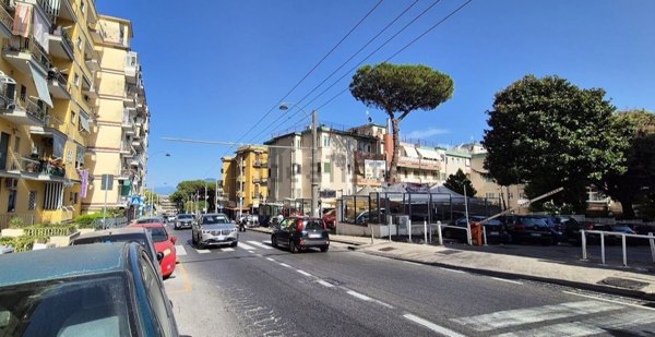 ufficio in vendita a Napoli in zona Capodimonte / Colli Aminei