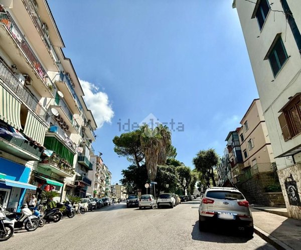 appartamento in vendita a Napoli in zona Fuorigrotta