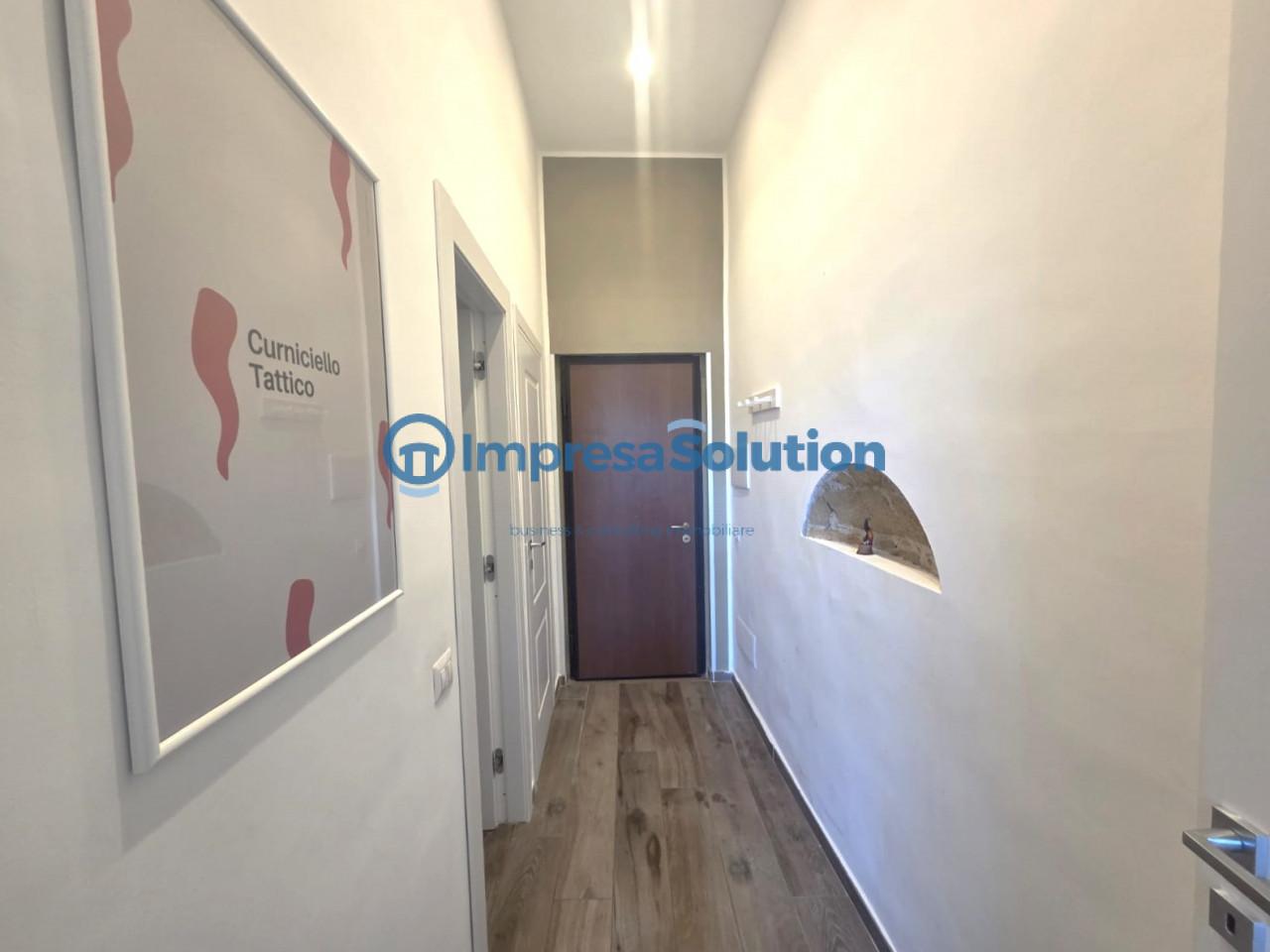 appartamento in vendita a Napoli in zona San Lorenzo