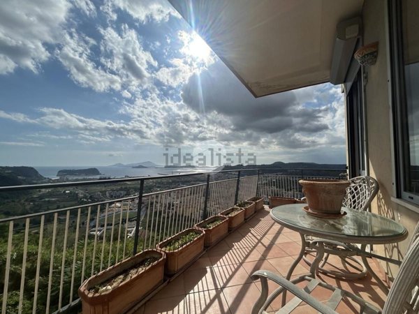 appartamento in vendita a Napoli in zona Posillipo
