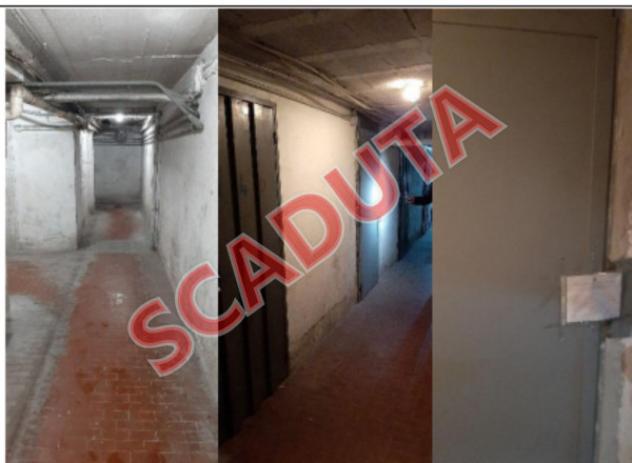 locale commerciale in vendita a Napoli in zona Soccavo