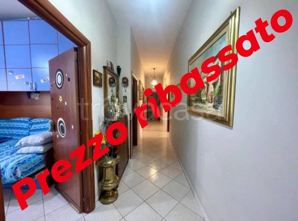 appartamento in vendita a Napoli in zona Barra