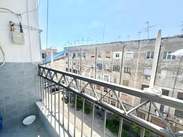 appartamento in vendita a Napoli in zona Poggioreale