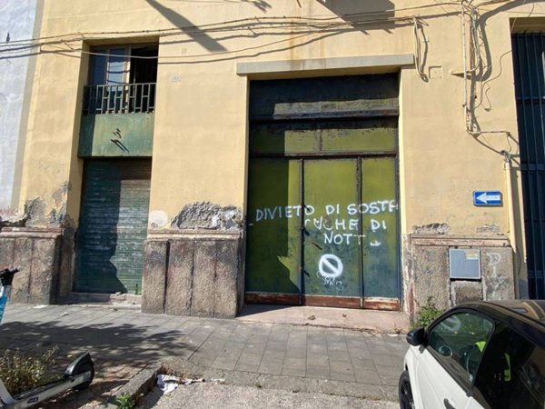 negozio in vendita a Napoli in zona Poggioreale