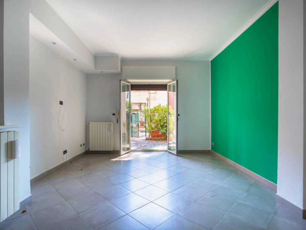 appartamento in vendita a Napoli in zona Bagnoli