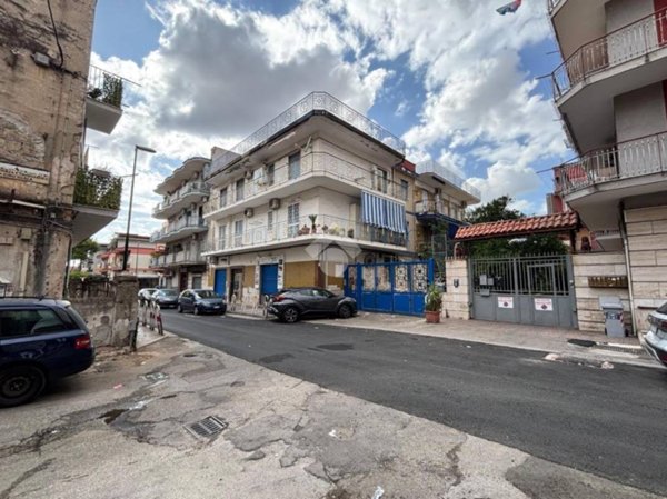 appartamento in vendita a Napoli in zona Barra
