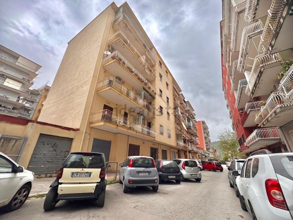 appartamento in vendita a Napoli in zona Pianura