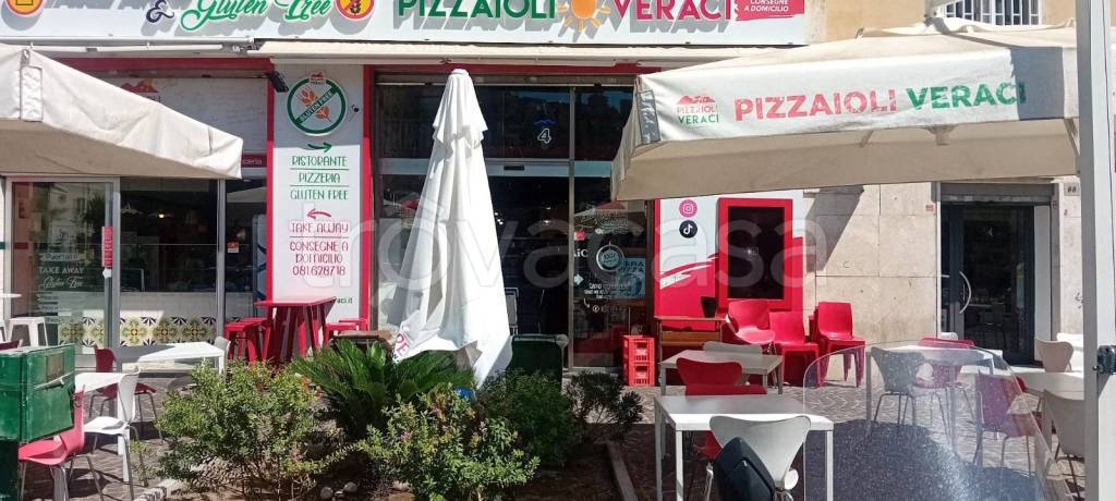 negozio in vendita a Napoli in zona Fuorigrotta