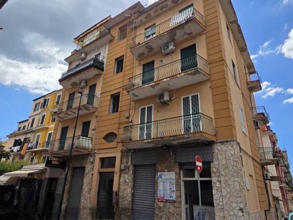 appartamento in vendita a Napoli in zona Bagnoli