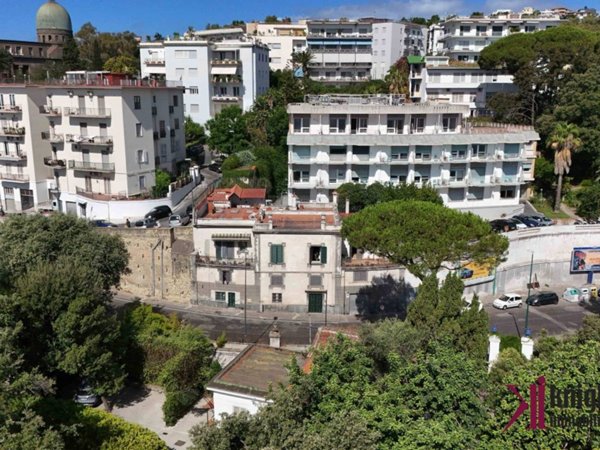 intera palazzina in vendita a Napoli in zona Posillipo
