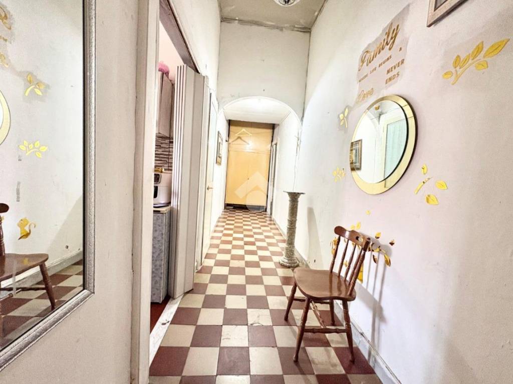 appartamento in vendita a Napoli in zona Zona Industriale-Ferrovia