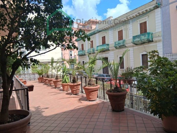 appartamento in vendita a Napoli in zona San Carlo all'Arena