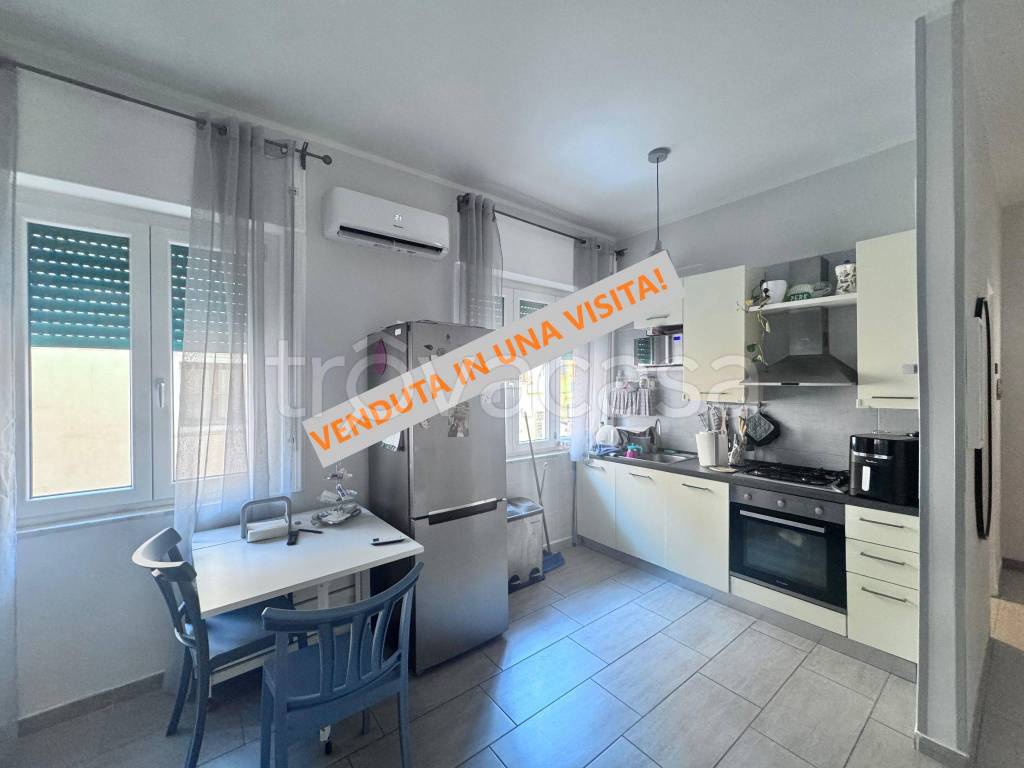 appartamento in vendita a Napoli in zona Bagnoli