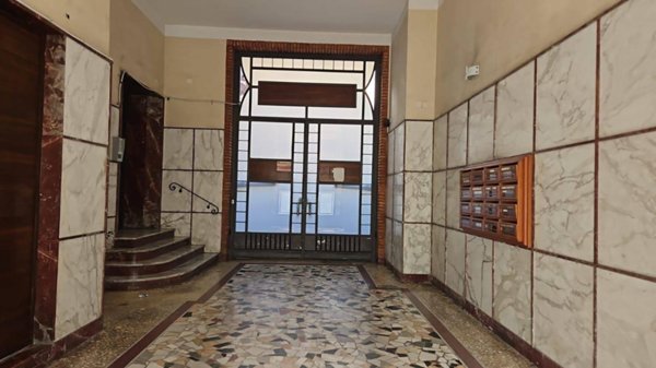 appartamento in vendita a Napoli in zona Chiaia