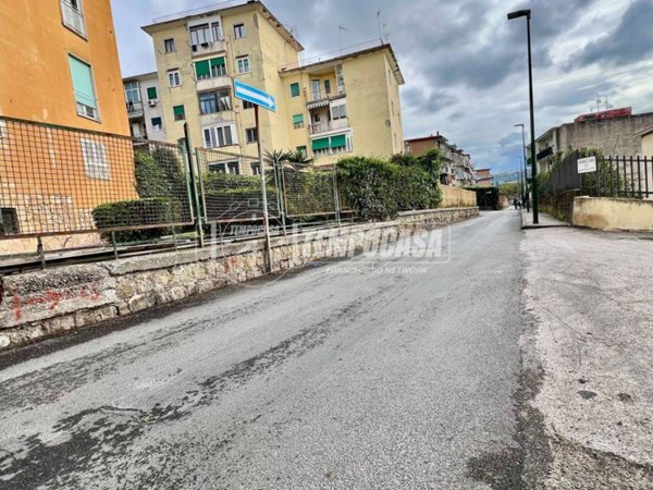 appartamento in vendita a Napoli in zona Fuorigrotta