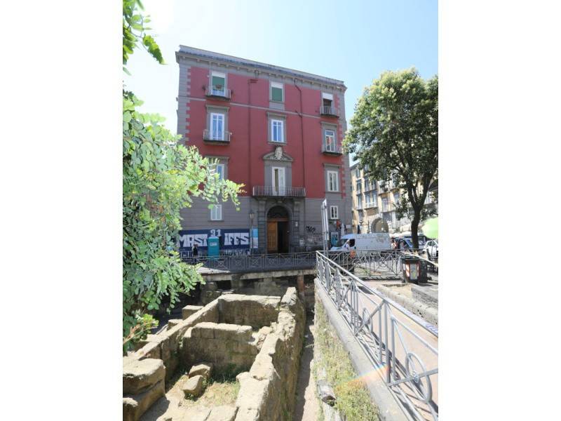 appartamento in vendita a Napoli in zona Centro Antico
