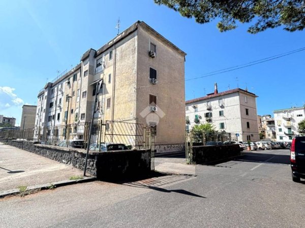 appartamento in vendita a Napoli in zona Barra