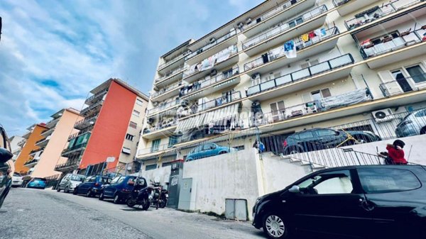 appartamento in vendita a Napoli in zona Fuorigrotta