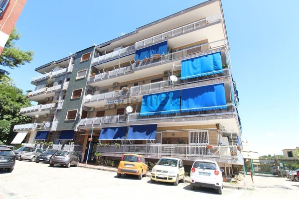 appartamento in vendita a Napoli in zona Stella