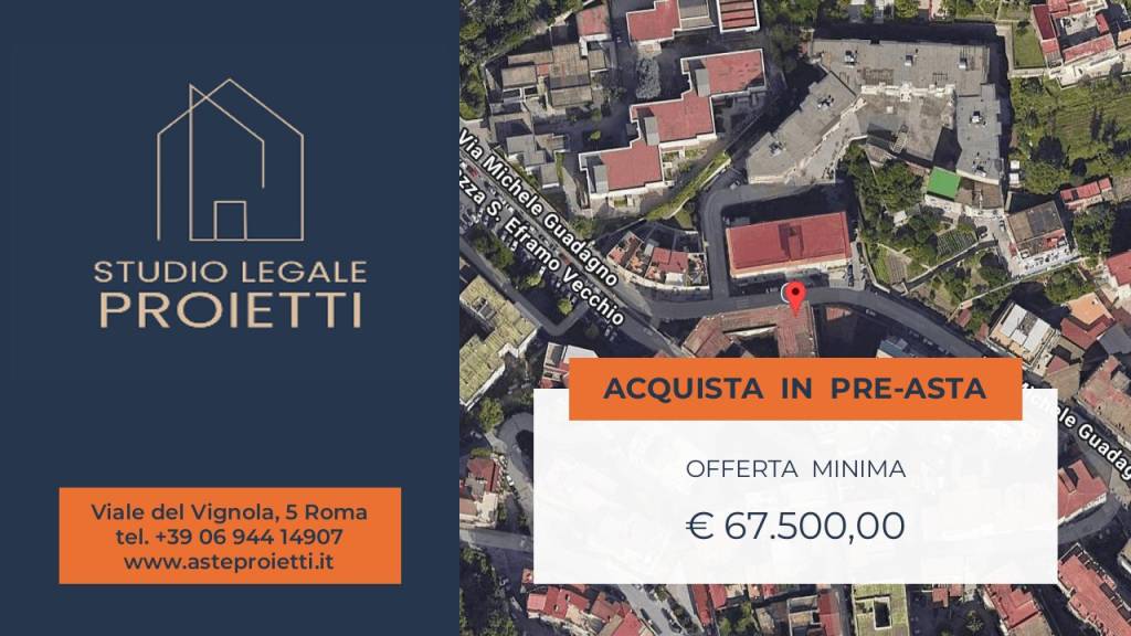 appartamento in vendita a Napoli in zona San Carlo all'Arena