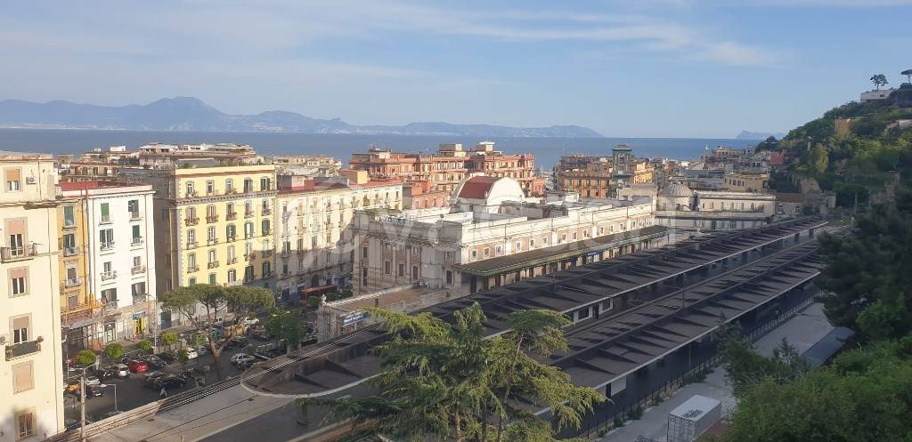 appartamento in vendita a Napoli in zona Chiaia