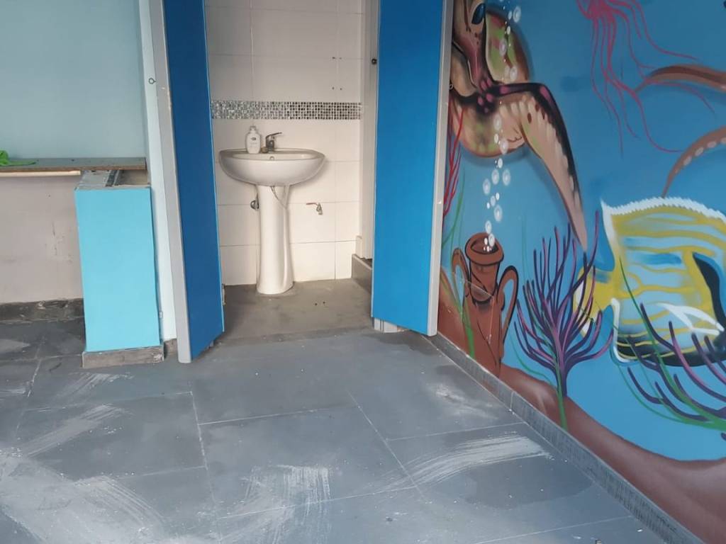 negozio in vendita a Napoli in zona Stella