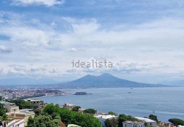 appartamento in vendita a Napoli in zona Posillipo
