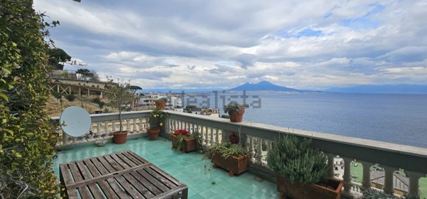 appartamento in vendita a Napoli in zona Posillipo