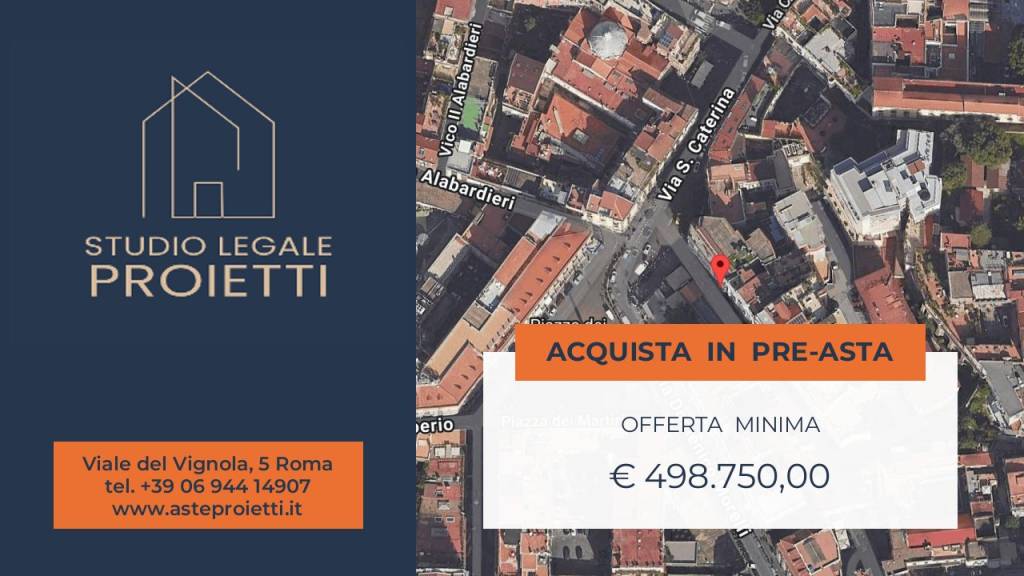appartamento in vendita a Napoli in zona Chiaia