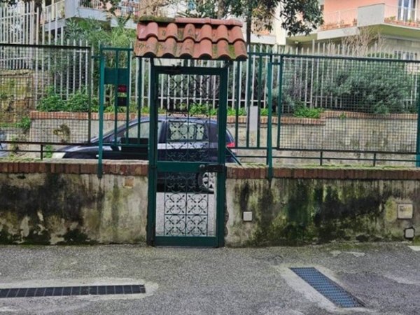 appartamento in vendita a Napoli in zona Posillipo