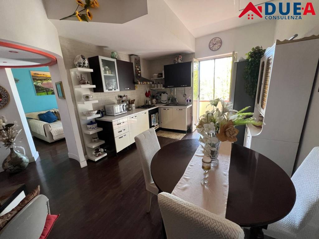 appartamento in vendita a Napoli in zona Pendino / San Giuseppe