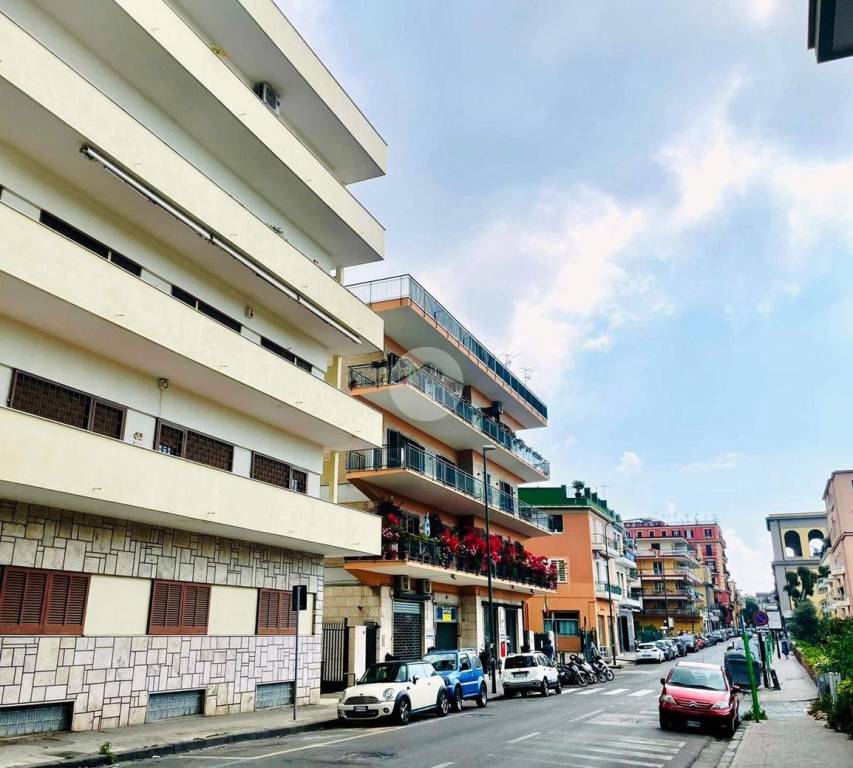 appartamento in vendita a Napoli in zona Chiaia
