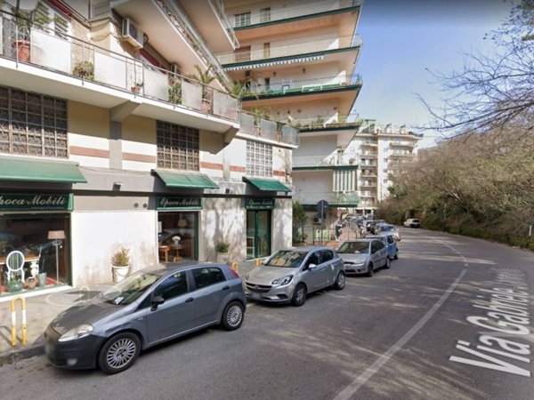 negozio in vendita a Napoli in zona Camaldoli