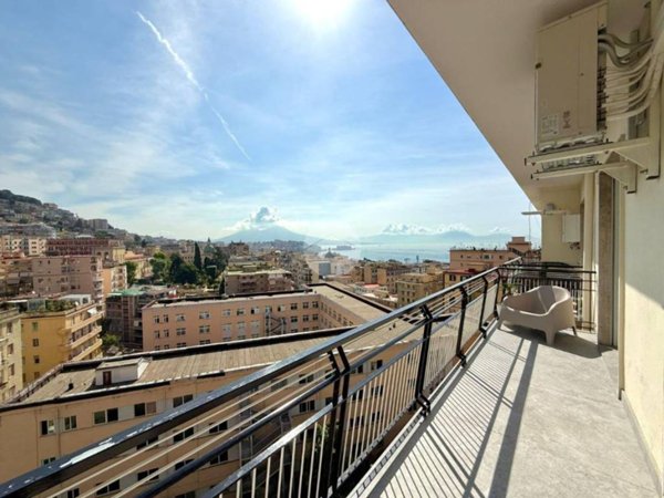 appartamento in vendita a Napoli in zona Chiaia