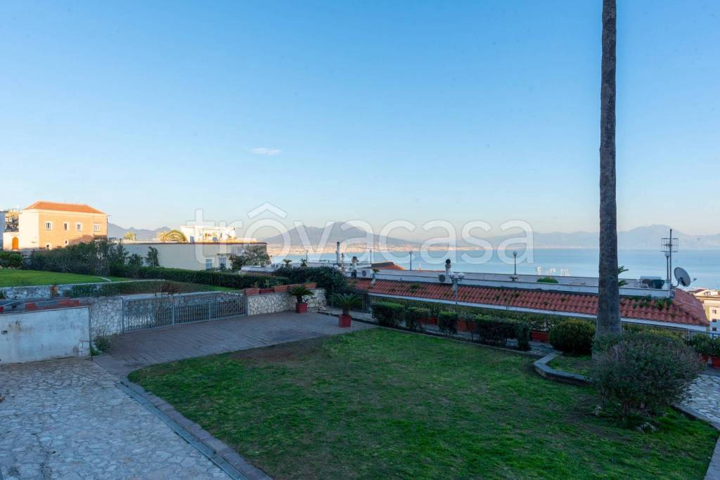 appartamento in vendita a Napoli in zona Posillipo