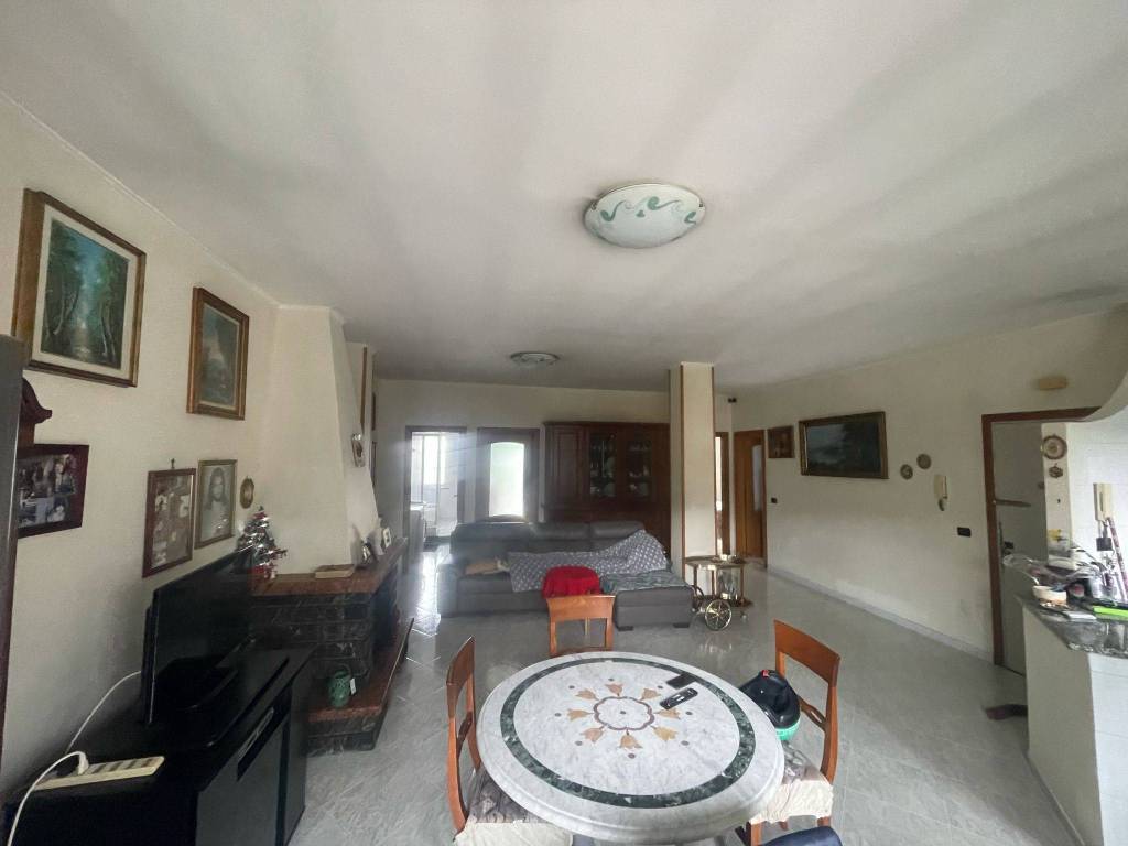 appartamento in vendita a Napoli in zona Pianura