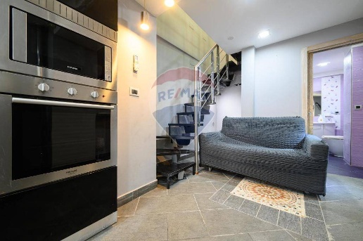 appartamento in vendita a Napoli in zona Porto
