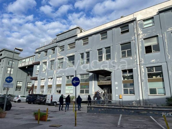 appartamento in vendita a Napoli in zona Zona Industriale-Ferrovia